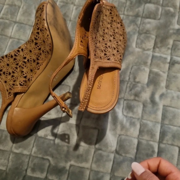 Elegant Brown Cutout Women's Heels - Picture 4 of 7